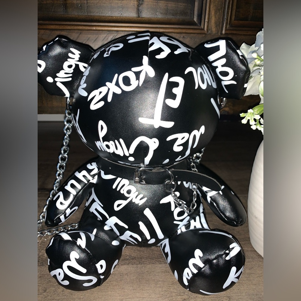 GRAFFITI TEDDY BEAR CROSSBODY - Picture 2 of 8
